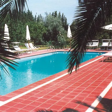 Sleeps 4 Pool Wifi T763648